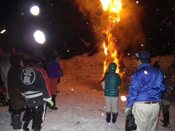 8_桧原地区_伝統を守る桧原地区「子供のサイの神」_R