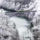 re_7_交流センター山びこ賞 『運転再開一番列車』（小野孝雄）
